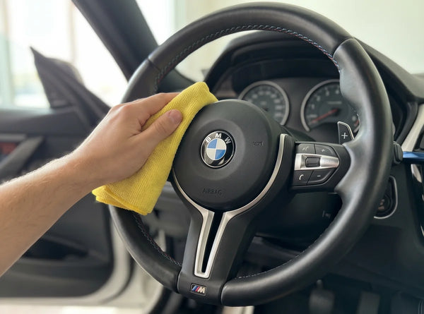 Biosolva auto-interieur step_2_leather_wheel